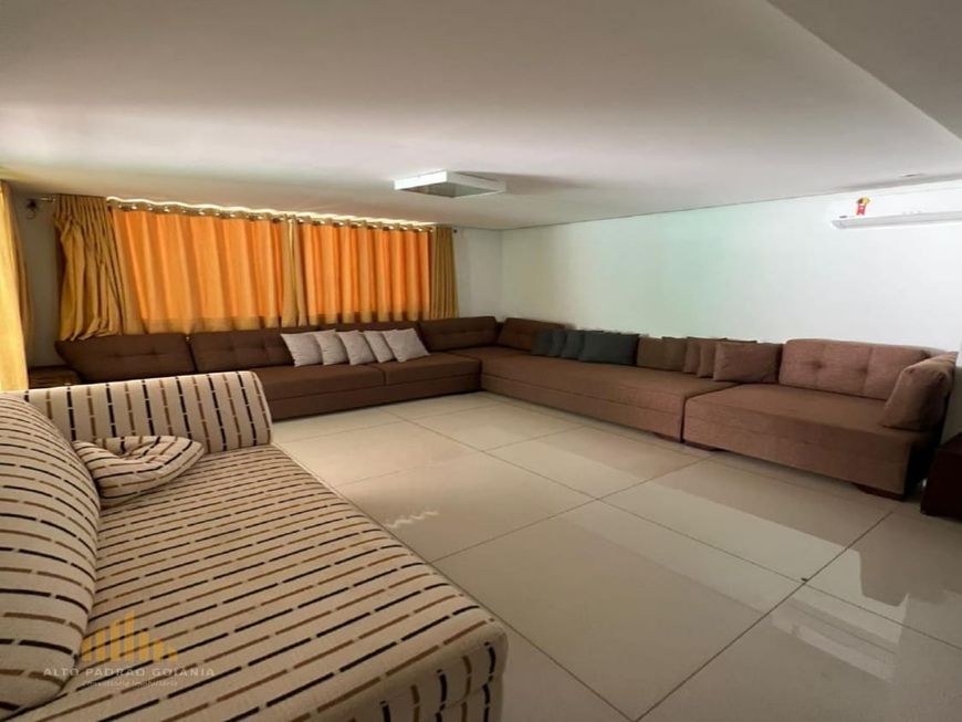 647 - Sobrado com 5 suítes, 4 suítes plenas, sendo 1 suíte master com closet, à venda 444m² por 4.0