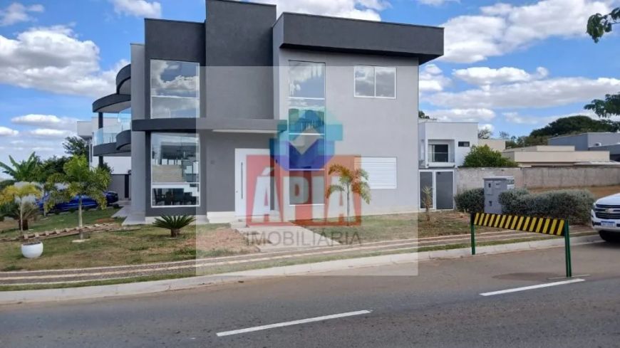 Sobrado em Condomínio a Venda no bairro Fazenda Vau das Pombas - Goiânia, GO