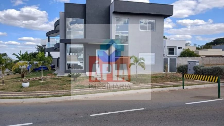 Sobrado em Condomínio a Venda no bairro Fazenda Vau das Pombas - Goiânia, GO