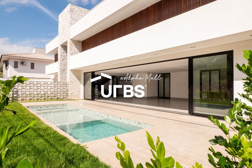 Sobrado de Esquina Imponente no Portal do Sol II com 462,91 m² de terreno e 348,40 m² de área const