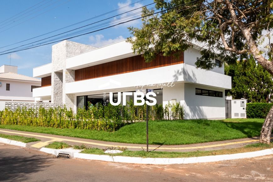 Sobrado de Esquina Imponente no Portal do Sol II com 462,91 m² de terreno e 348,40 m² de área const