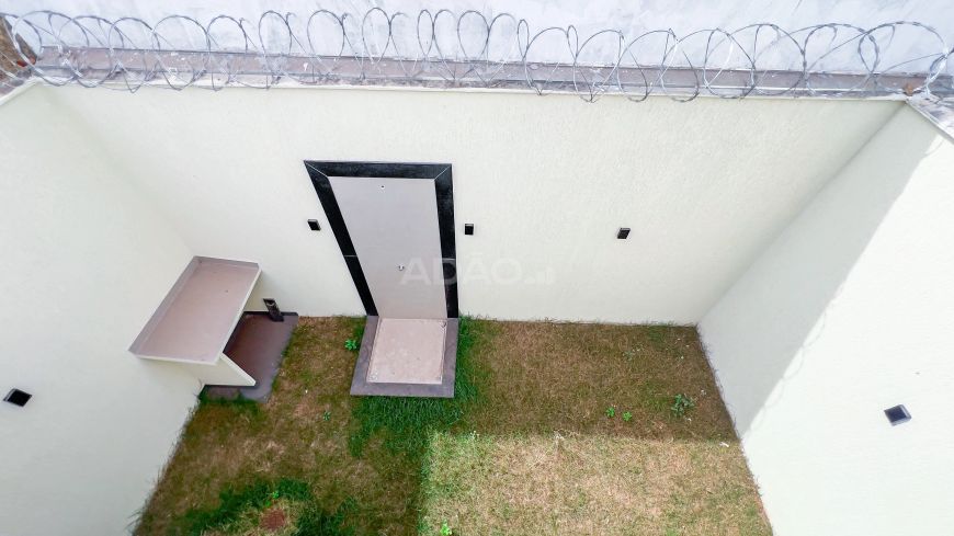 Sobrado Jardim Europa - 4 suítes Casa de Rua com 3 Quarto(s) e 5 banheiro(s) à Venda, 244 por R$ 1.1