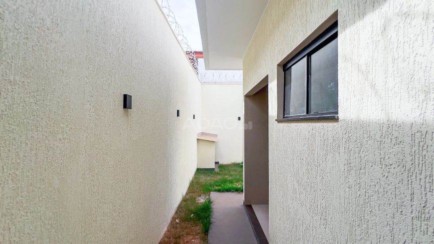 Sobrado Jardim Europa - 4 suítes Casa de Rua com 3 Quarto(s) e 5 banheiro(s) à Venda, 244 por R$ 1.1