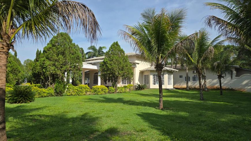 Casa 5 suítes Mobiliada 1088m² e 10.000m² de terreno Mansões Campus Goiânia GO