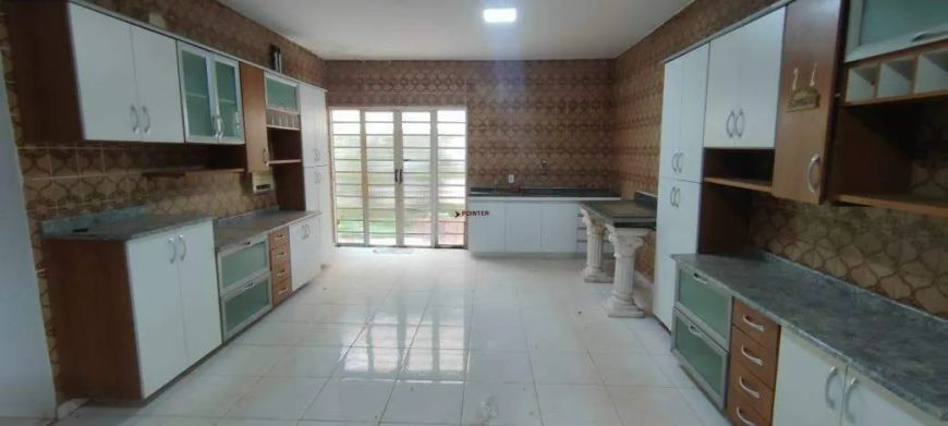 Casa de 259m² 3 quartos, 4 vagas de garagem no Setor Santa Genoveva Goiânia