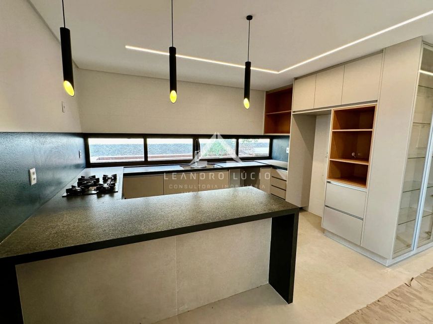 Casa à venda com Armários, Residencial Goiânia Golfe Clube, Goiânia, GO