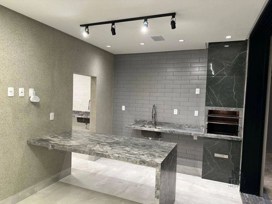 Sobrado com 3 dormitórios à venda, 258 m² por R$ 2.400.000,00 - Vila Rosa - Goiânia/GO