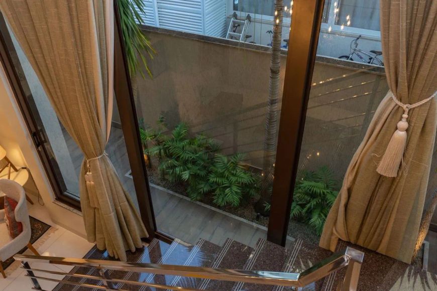 Sobrado mobiliado jardins madri 5 suítes alto padrão