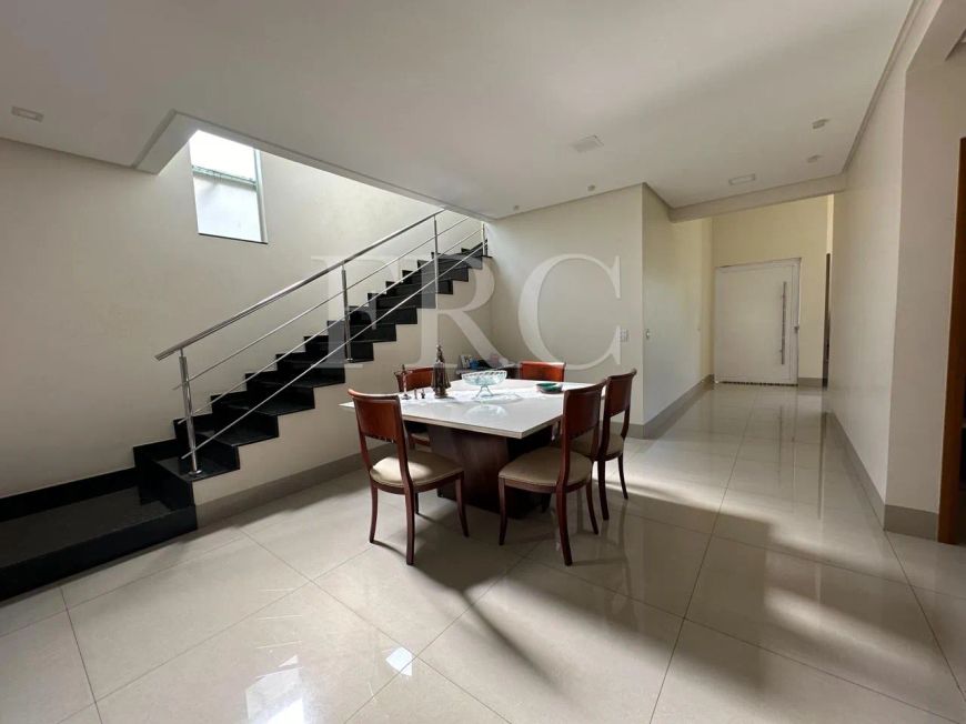 Sobrado Jardins Lisboa Casa em Condomínio com 5 Quarto(s) e 5 banheiro(s) à Venda, 307.53 por R$ 2.8