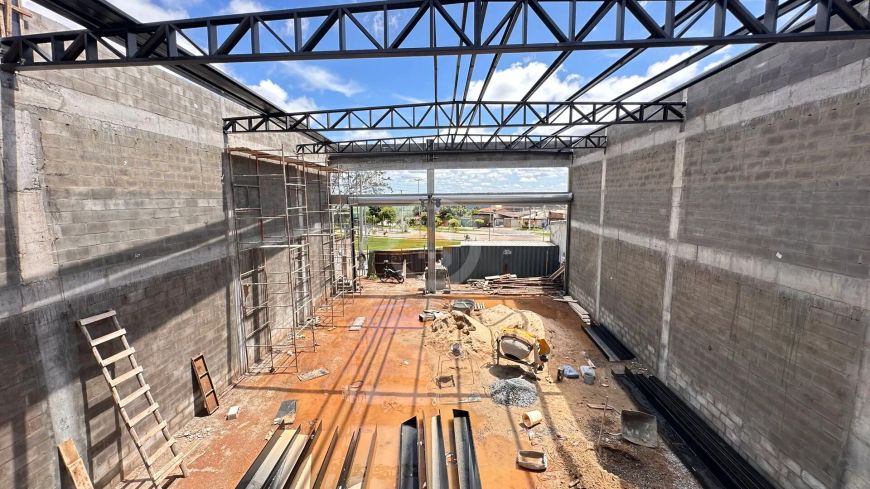 Galpão 360m² Comercial: Perfeito para seu comercio.