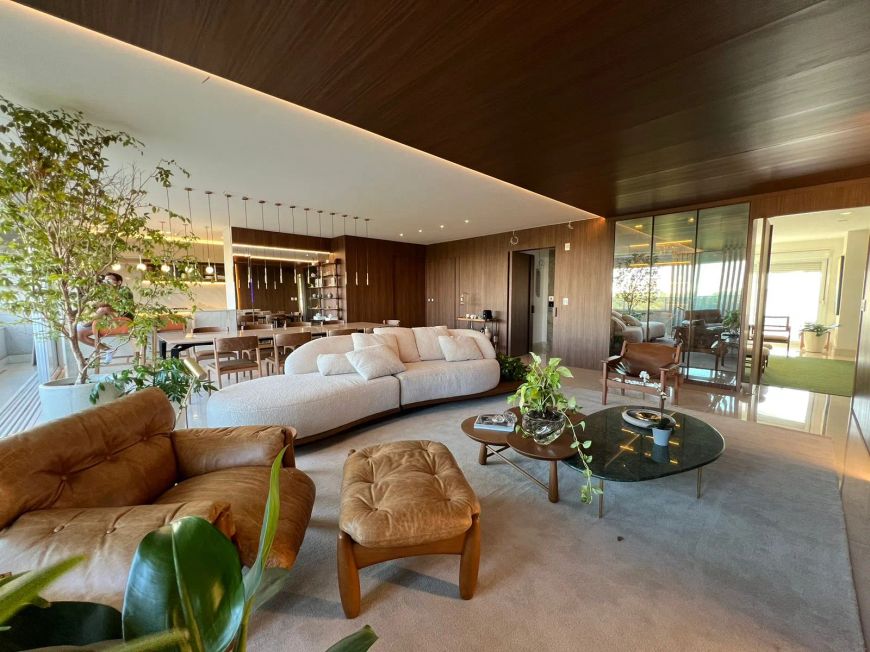 Luxuoso apartamento , decorado e mobiliado , com vista Livre para o Parque Areião Apartamento com 3