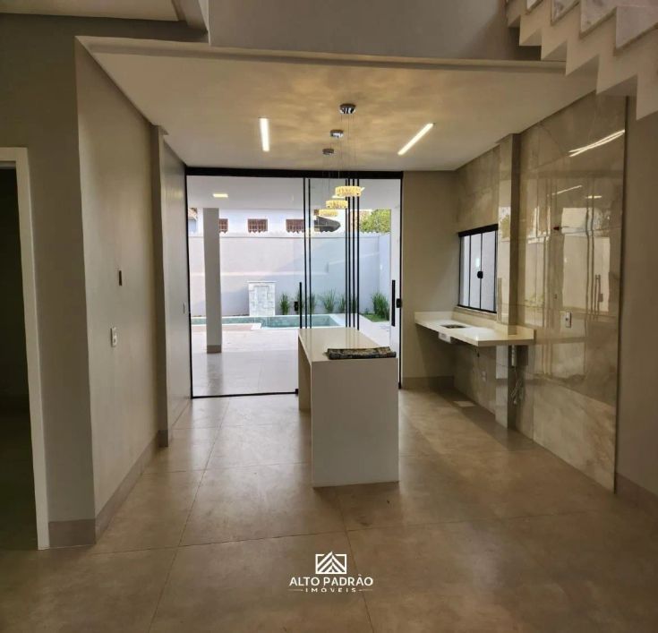 2022 - Sobrado com 4 suítes, lavabo, piscina, à venda 429m² por R$ 1.890.000,00 no Setor Jaó, Goiân