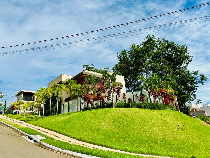 SOBRADO CONDOMÍNIO DO LAGO 04 QUARTOS 04 SUITES GOIANIA-GO
