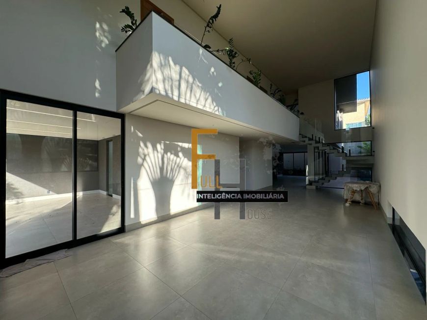 MANSÃO JARDINS MADRI I 5 SUITES I 4 VAGAS I PISCINA I 376,48 M²