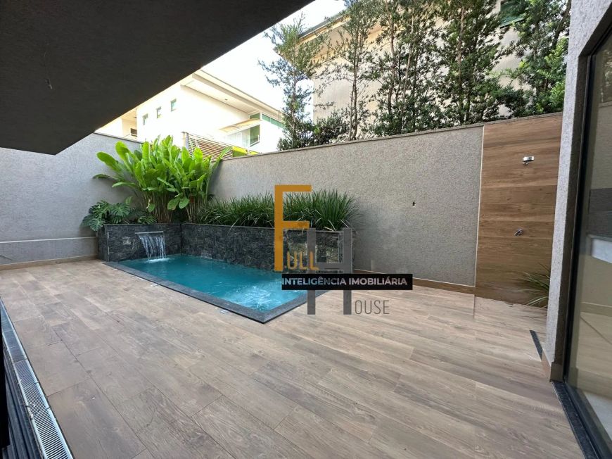MANSÃO JARDINS MADRI I 5 SUITES I 4 VAGAS I PISCINA I 376,48 M²