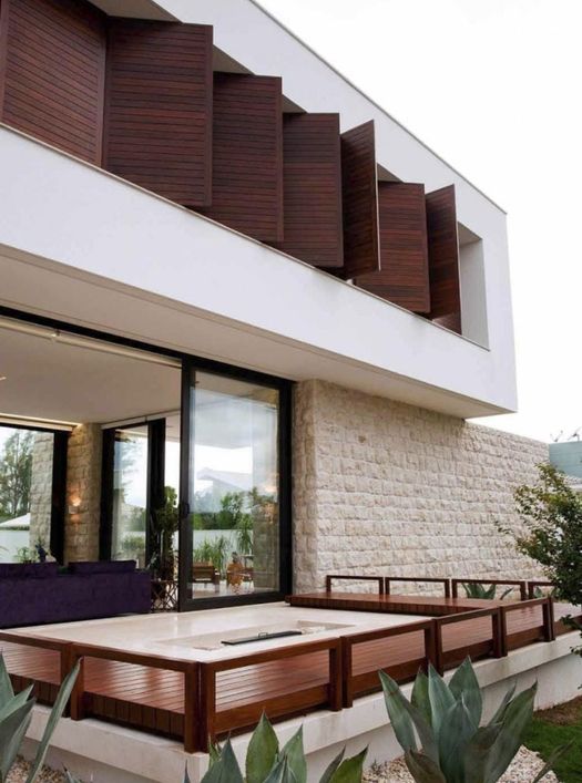 Casa tipo sobrado à venda em condomínio fechado, com 460m², contendo 5 quartos-suítes - Goiânia - GO
