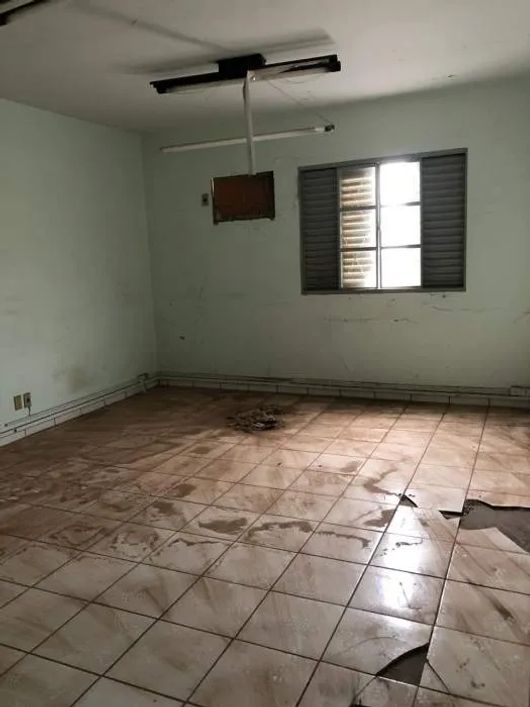 Garagem à venda no bairro Setor Aeroporto em Goiânia/GO