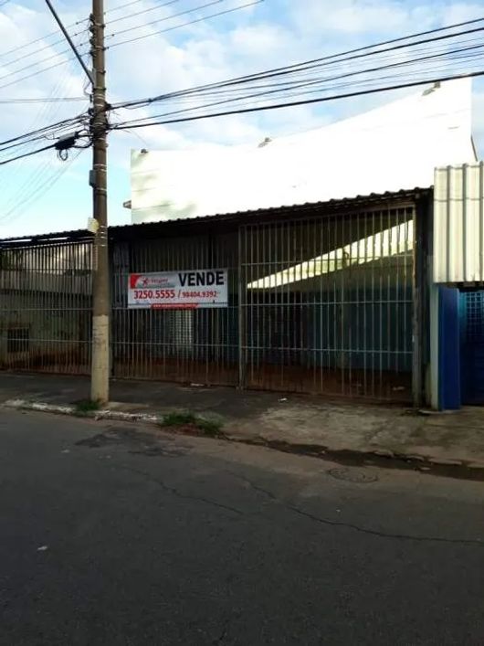 Garagem à venda no bairro Setor Aeroporto em Goiânia/GO