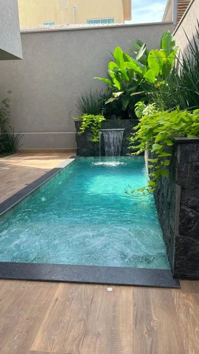 Sobrado Em Condominio Fechado Casa em Condomínio com 4 Quarto(s) e 6 banheiro(s) à Venda, 304 por R$