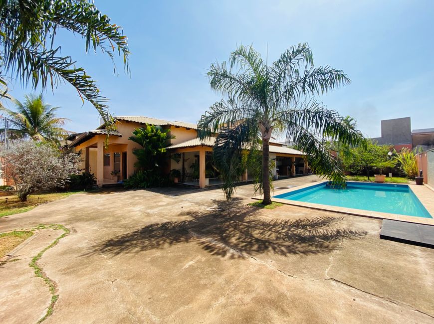 St Goiânia 2 - Casa 03 Quartos, Amplo Quintal com Piscina + Varanda Gourmet