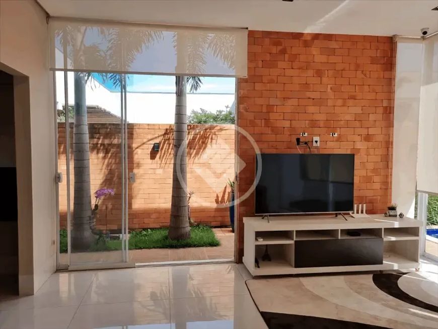 REF: Office1084 Casa no condomínio Portal do Sol Green, sendo 3 suítes, com 215m², Goiânia-GO codigo