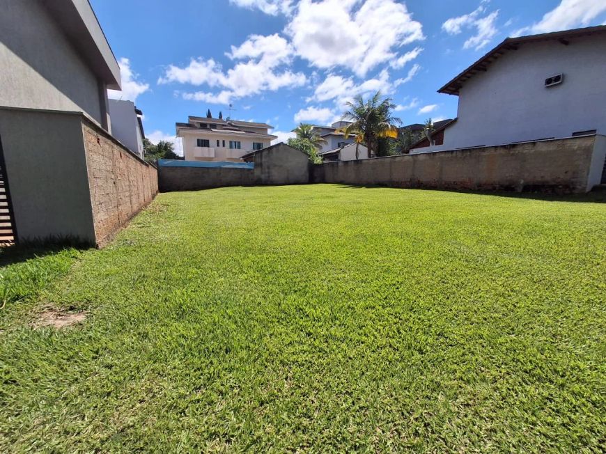 Imóvel para venda possui 450 metros quadrados em Jardins Madri - Goiânia - GO