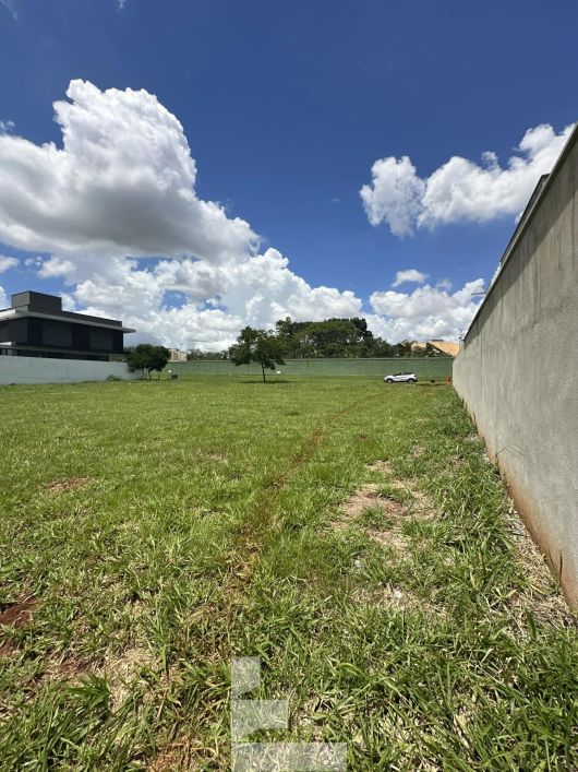 Lote no Plateau D'or Privilege, de esquina