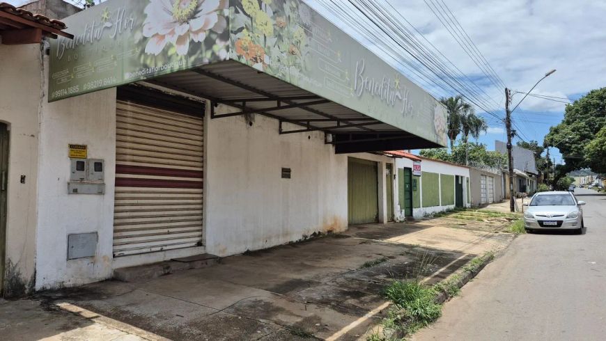 Prédio Residencial e Comercial a Venda no Setor Capuava.