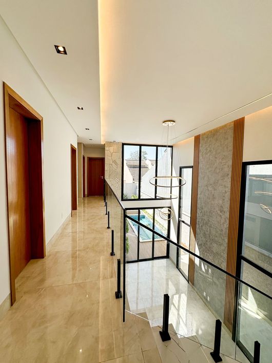 SOBRADO EXCLUSIVO DE ALTO LUXO com 05 SUÍTES PLENAS no Moinhos dos Ventos