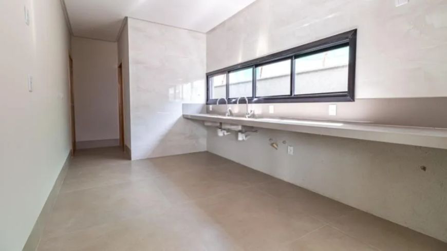 Portal do Sol Green Casa em Condomínio com 4 Quarto(s) e 5 banheiro(s) à Venda, 253 por R$ 2.400.000