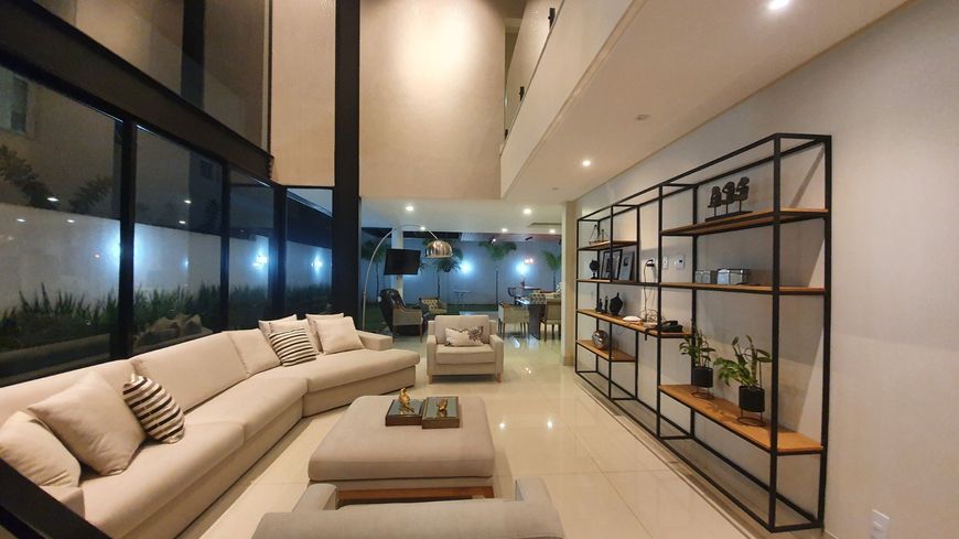 Casa à venda, com 320m2, no Jardins Valência - Goiânia - GO.