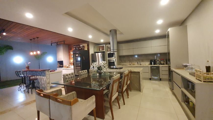 Casa à venda, com 320m2, no Jardins Valência - Goiânia - GO.