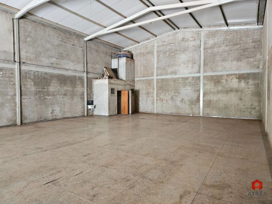Galpão para locação com 360m² localizado no Setor Residencial Center Ville.
