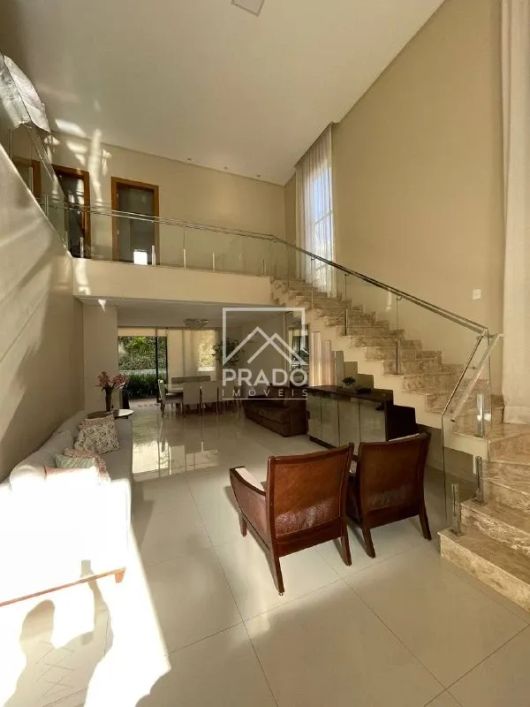 Sobrado à venda com 4 quartos, Jardins Madri, Goiânia, Goiás