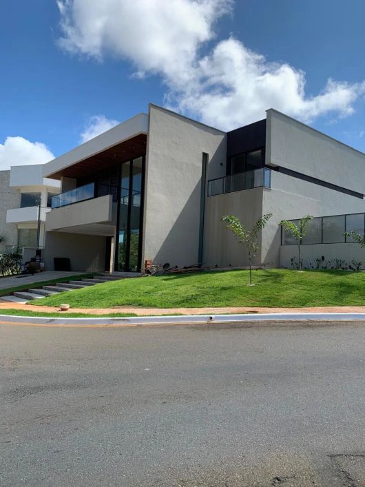 Sobrado para venda possui 400 metros quadrados com 4 quartos em Jardins Lisboa - Goiânia - GO