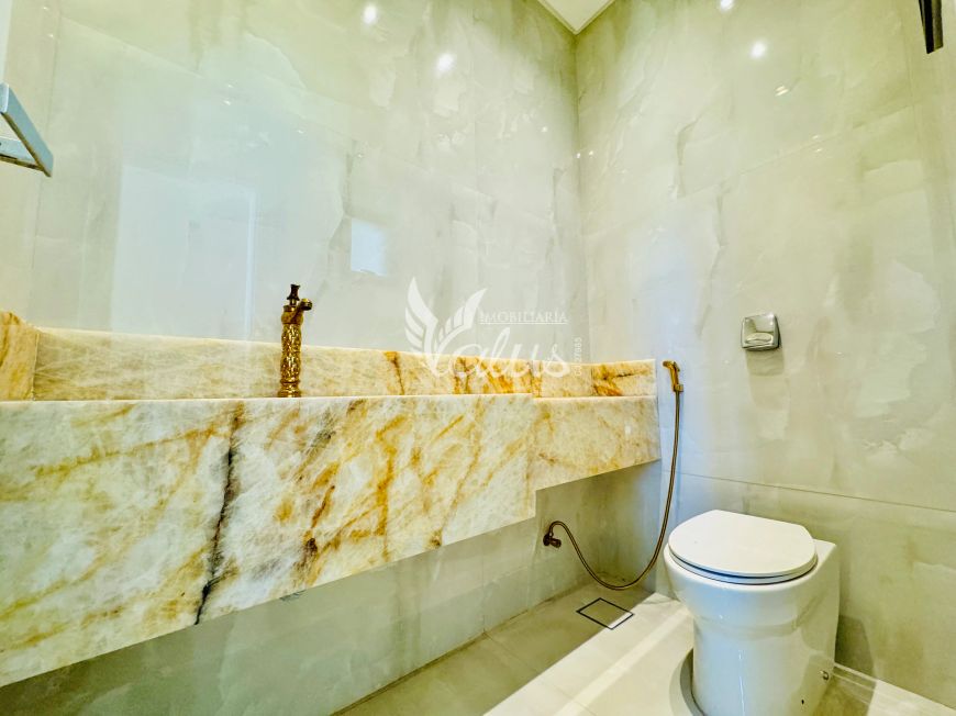 Casa térrea com 330m² , 4 suítes, piscina, repleta de armários, automação - Jardins Itália Goiânia