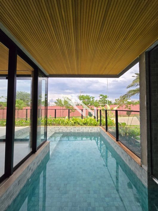 Casa Térrea 4 Suítes - Condomínio Fechado