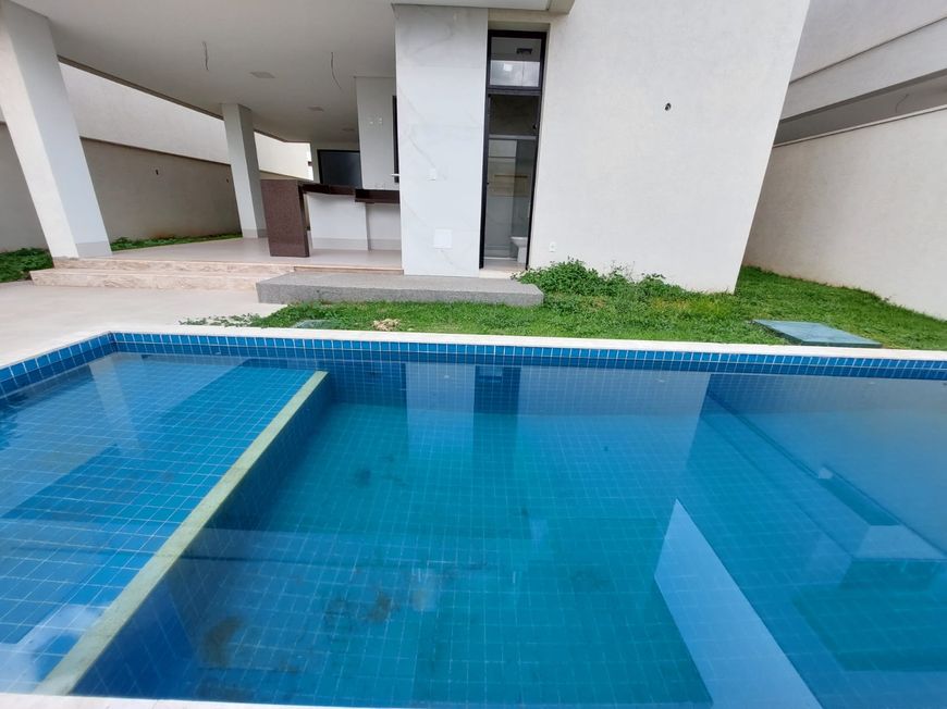 Casa à venda, com 389m², 4 Suítes, no condomínio Jardins Valência - Goiânia - GO.