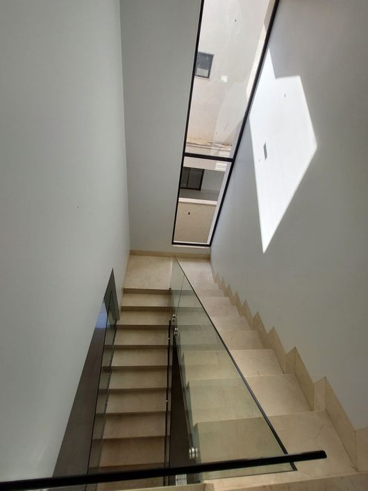 Casa à venda, com 389m², 4 Suítes, no condomínio Jardins Valência - Goiânia - GO.