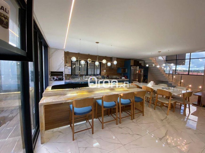 Sobrado à venda, 250 m² por R$ 2.500.000,00 - Vila Atalaia - Goiânia/GO