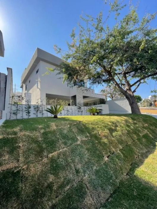 Casa de 319 m² com 03 suítes à venda por R$ 3.200.000 no Condomínio do Lago - Goiânia/GO