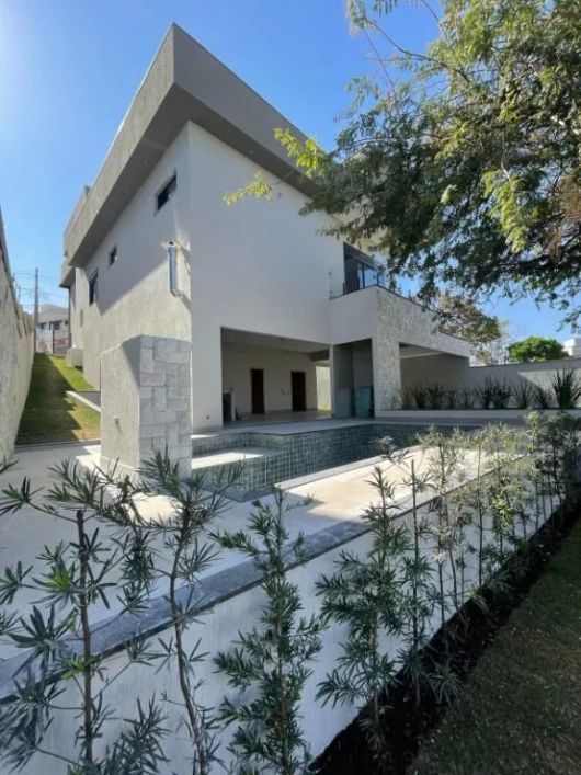 Casa de 319 m² com 03 suítes à venda por R$ 3.200.000 no Condomínio do Lago - Goiânia/GO