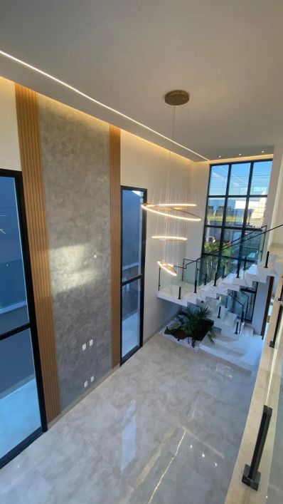 Sobrado 5 Suítes do Residencial Moinho dos Ventos Casa de Rua com 5 Quarto(s) e 6 banheiro(s) à Vend