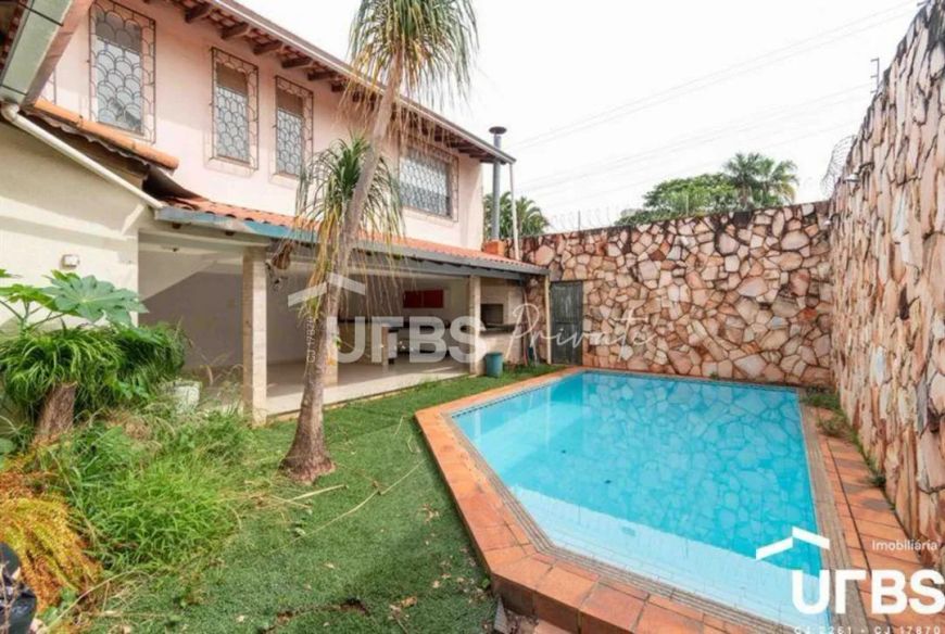 0 - Casa 3 quartos, sendo 3 suítes