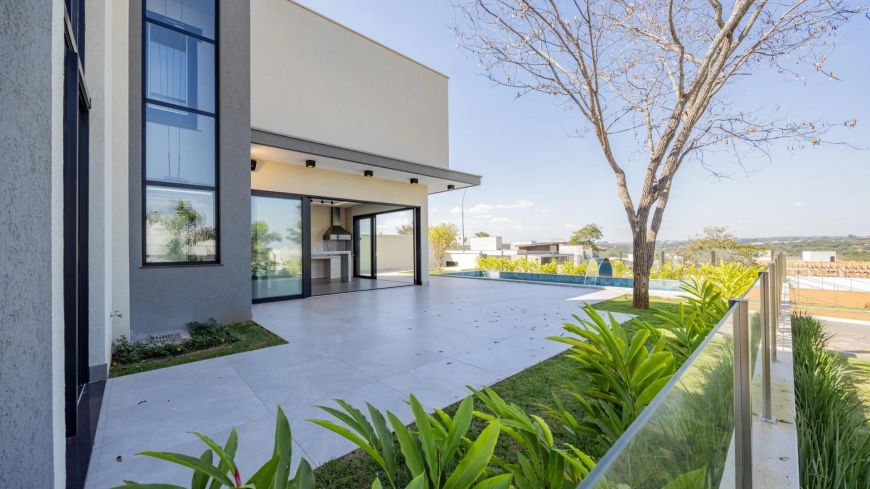 Sobrado com 382 m² construídos e diferenciais surpreendentes