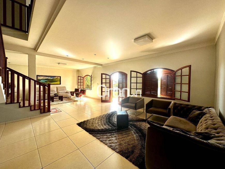 Sobrado à venda, 626 m² por R$ 2.990.000,00 - Condomínio Parque dos Cisnes - Goiânia/GO