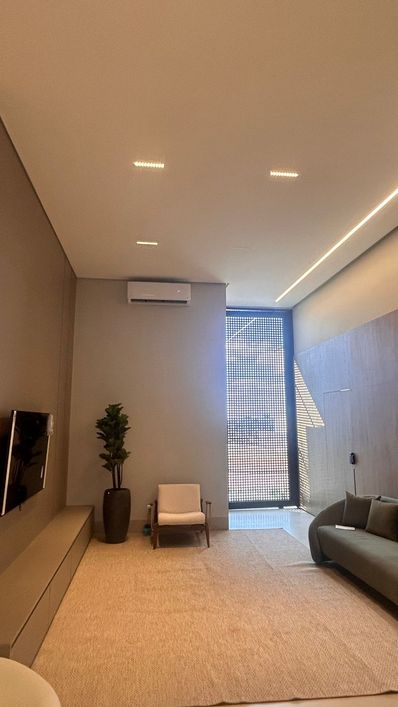 Casa térrea para venda com 300 m², 4 suítes em Jardins Itália - Goiânia - GO