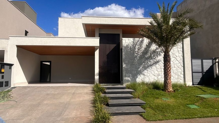 Casa térrea para venda com 300 m², 4 suítes em Jardins Itália - Goiânia - GO
