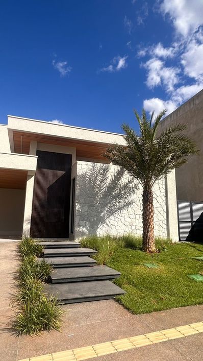 Casa térrea para venda com 300 m², 4 suítes em Jardins Itália - Goiânia - GO