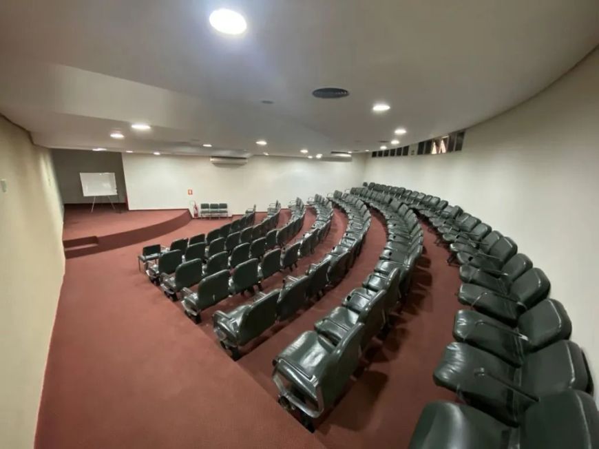 Prédio comercial de 686 m² para alugar por R$ 14.500/mensais no Setor Bueno - Goiânia